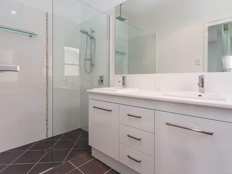 19 Rusbrook Street, Redland Bay QLD 4165