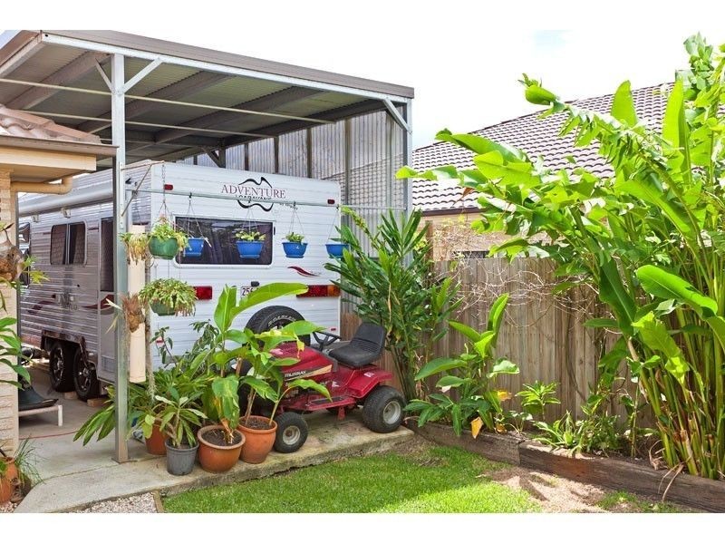 12 Magnetic Place, Redland Bay QLD 4165