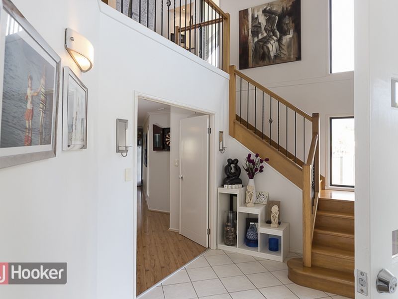 8 Torquay Road, Redland Bay QLD 4165