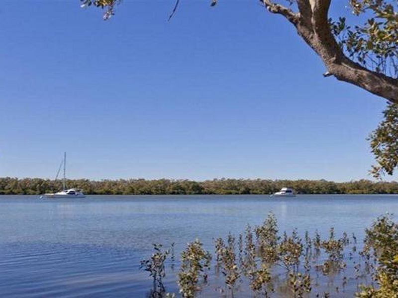32 Muriel Street, Redland Bay QLD 4165