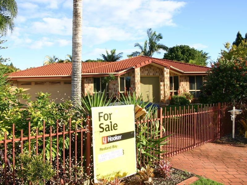 8 Palmerston Place, Victoria Point QLD 4165