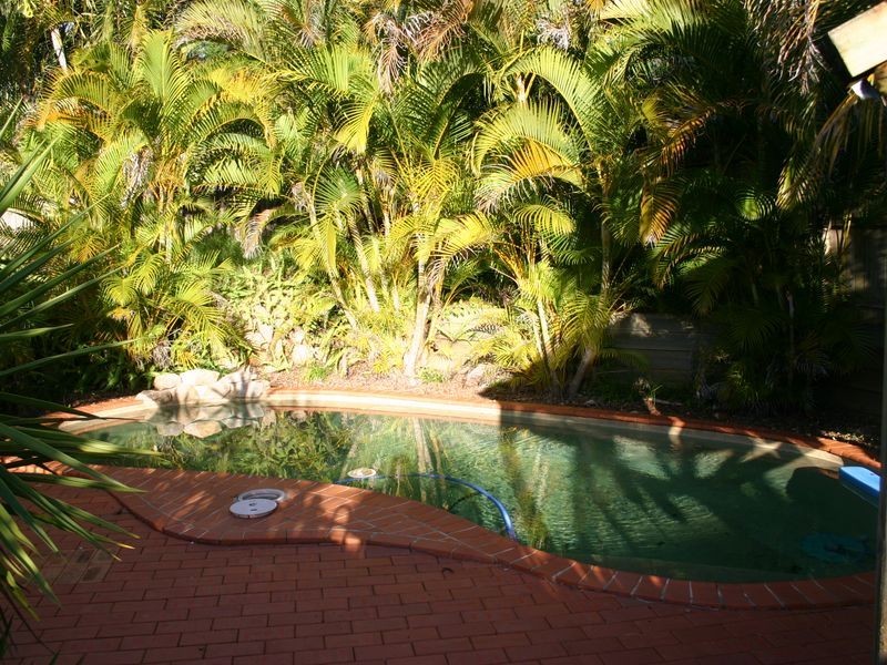 8 Palmerston Place, Victoria Point QLD 4165