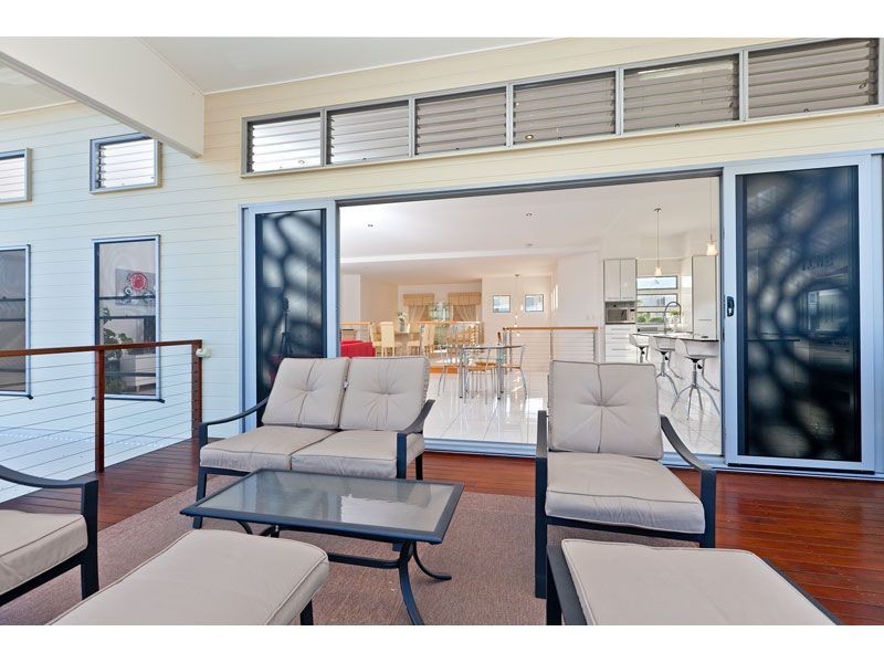 67 Spinnaker Circuit, Redland Bay QLD 4165