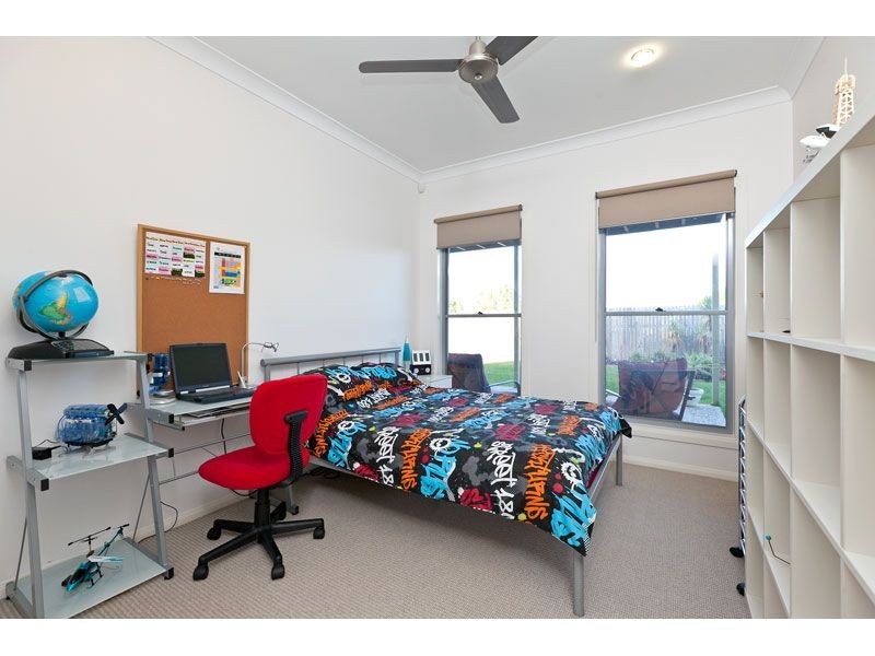 67 Spinnaker Circuit, Redland Bay QLD 4165