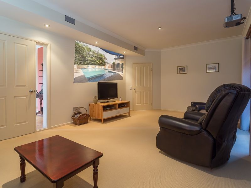 12 Dennison Court, Redland Bay QLD 4165