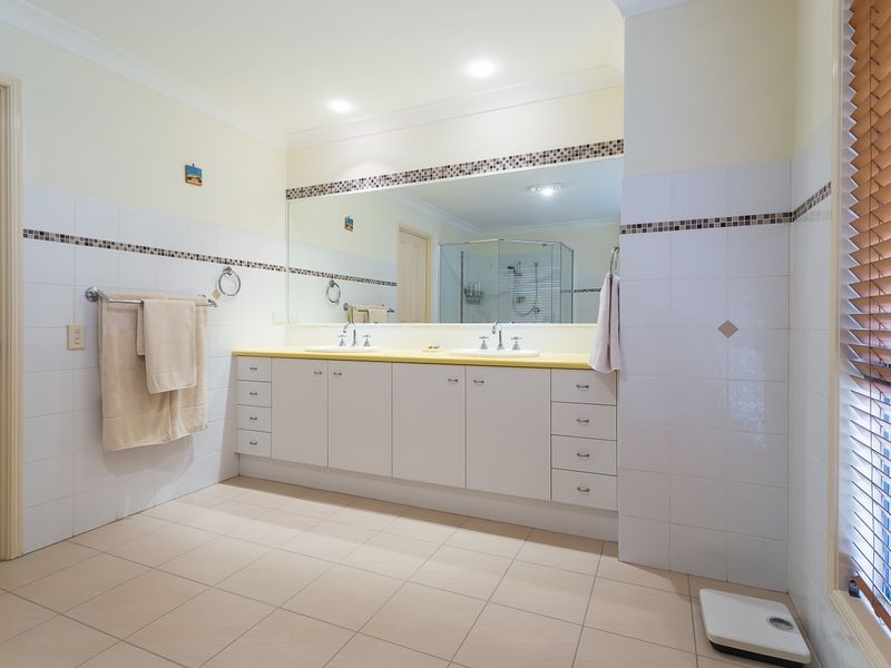 12 Dennison Court, Redland Bay QLD 4165