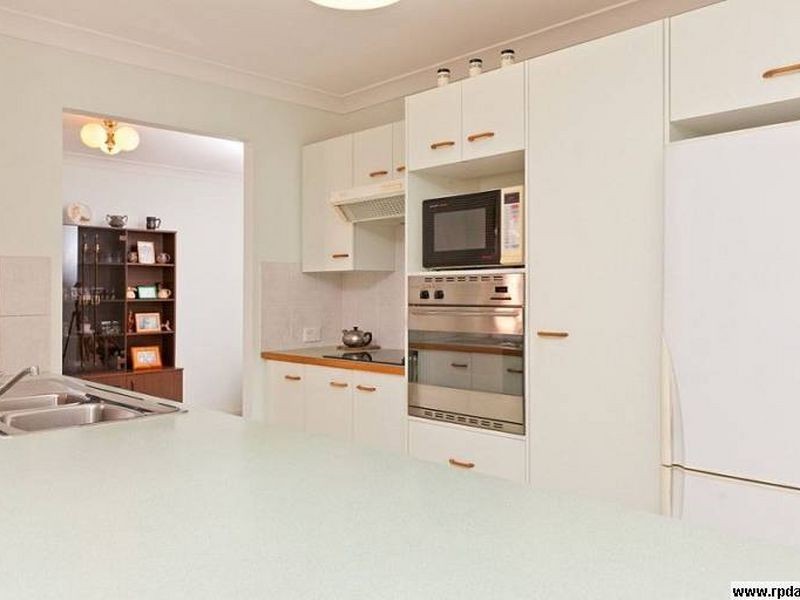 7 Buckler Court, Redland Bay QLD 4165