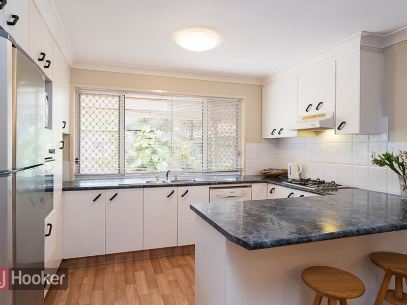 6 Buggy Place, Redland Bay QLD 4165