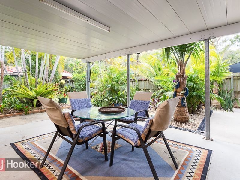 6 Buggy Place, Redland Bay QLD 4165