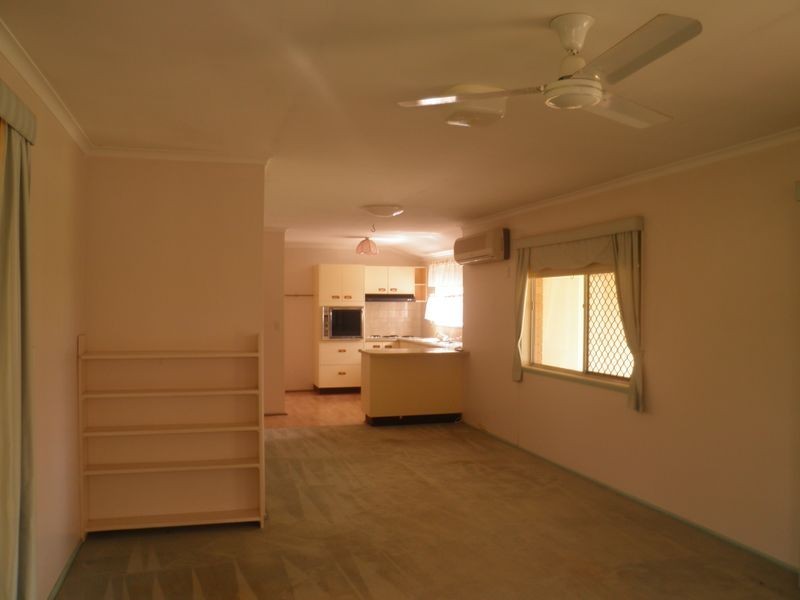 8 Scott Street, Redland Bay QLD 4165