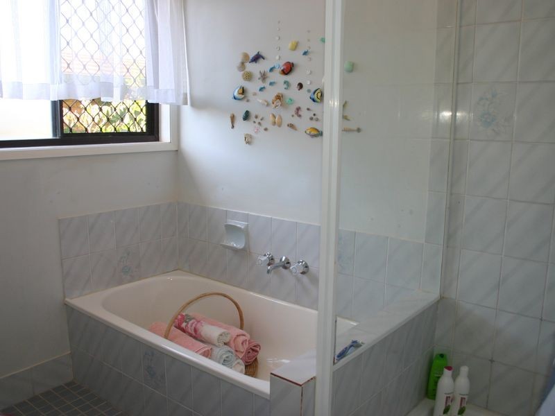 231 Cane Street, Redland Bay QLD 4165