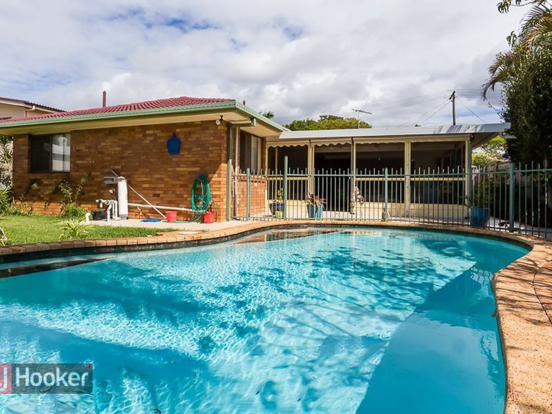 6 Boronia Street, Redland Bay QLD 4165