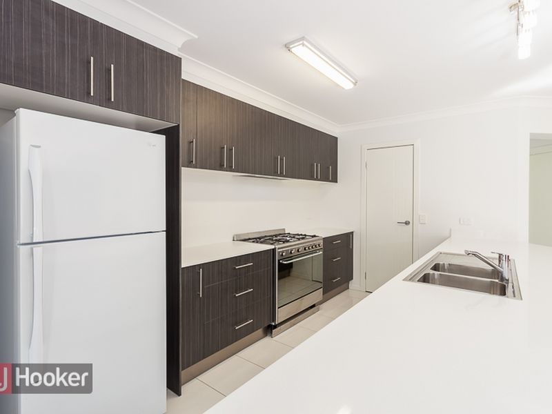 6 Leopard Place, Redland Bay QLD 4165