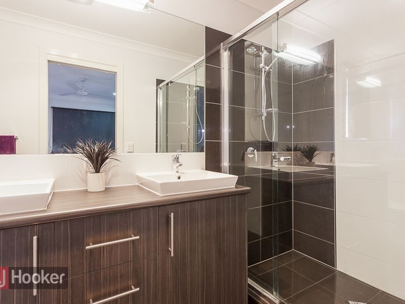 6 Leopard Place, Redland Bay QLD 4165