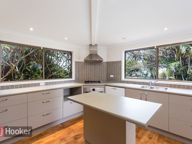 303 Esplanade, Redland Bay QLD 4165