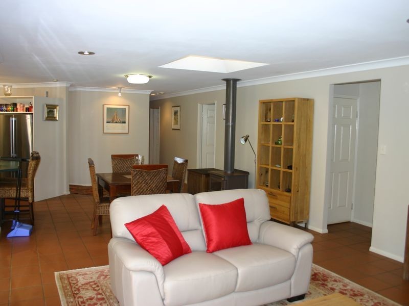 15 Newlands Street, Redland Bay QLD 4165