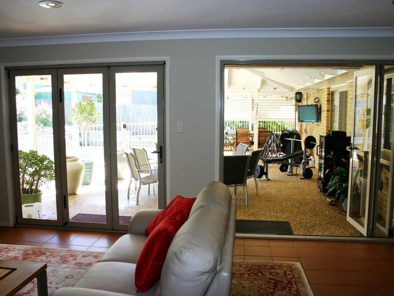 15 Newlands Street, Redland Bay QLD 4165