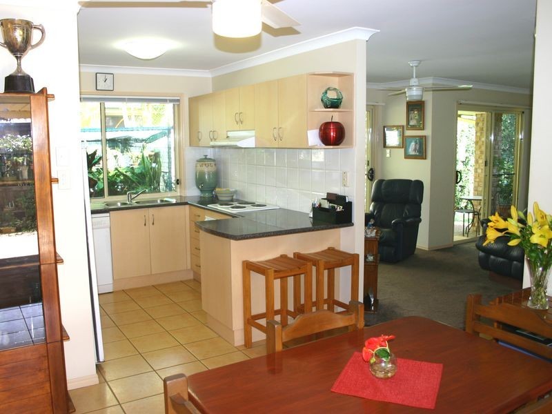 15 Spinnaker Circuit, Redland Bay QLD 4165