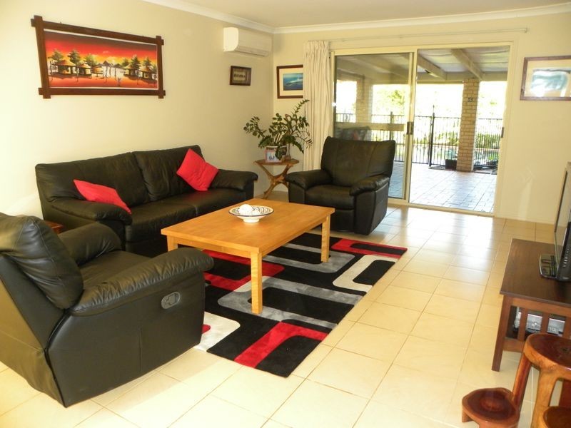 5 Sunningdale Drive, Redland Bay QLD 4165