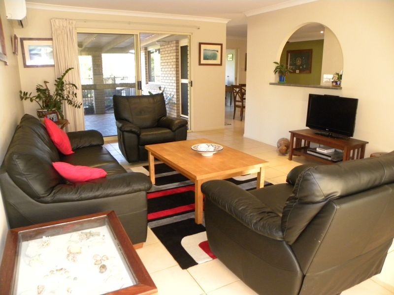 5 Sunningdale Drive, Redland Bay QLD 4165