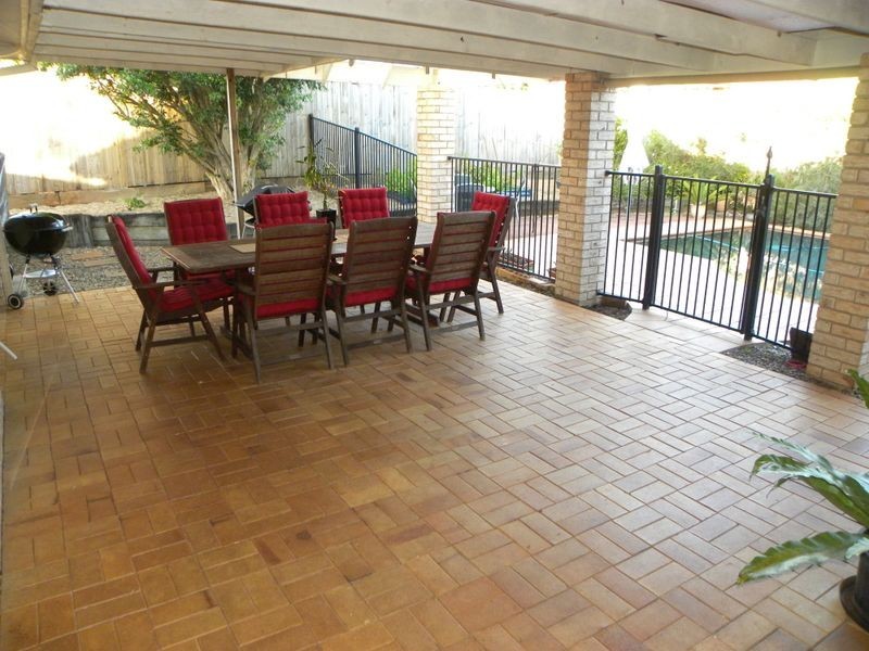 5 Sunningdale Drive, Redland Bay QLD 4165