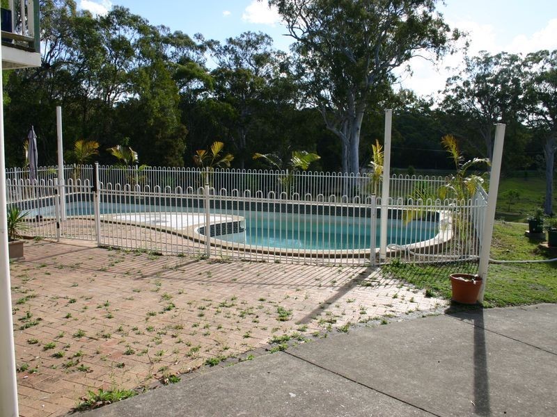 2 Rocky Passage Road, Redland Bay QLD 4165