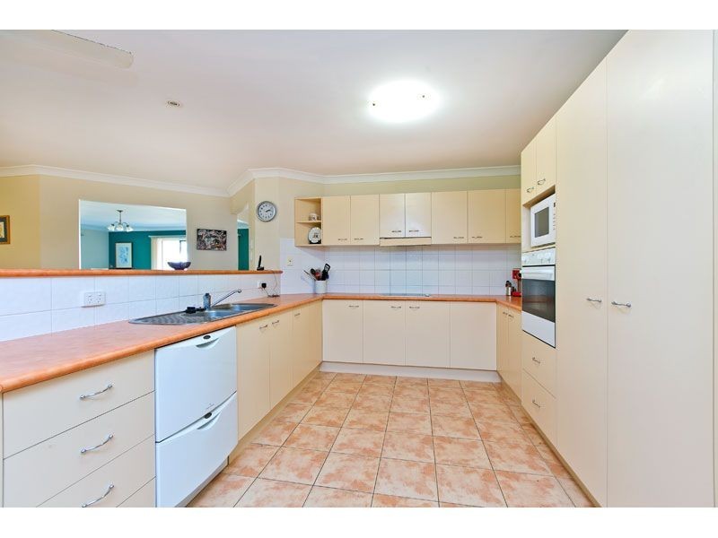 44 Penzance Drive, Redland Bay QLD 4165