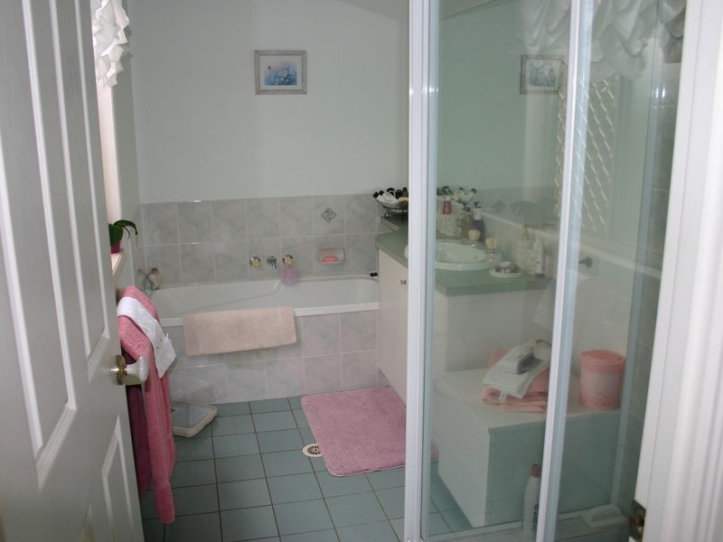 3 Buckler Court, Redland Bay QLD 4165