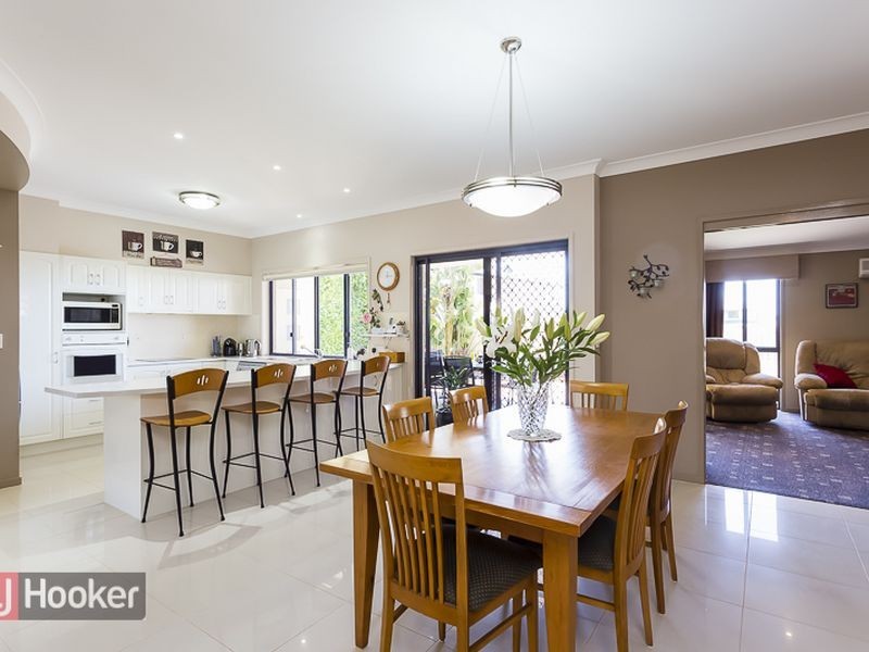7 Bedarra Street, Redland Bay QLD 4165