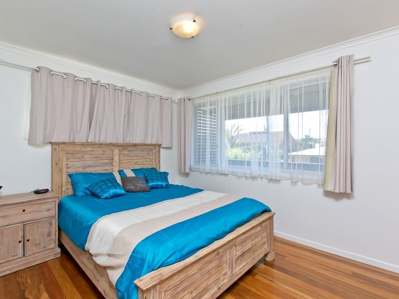 8 Beach Court, Victoria Point QLD 4165