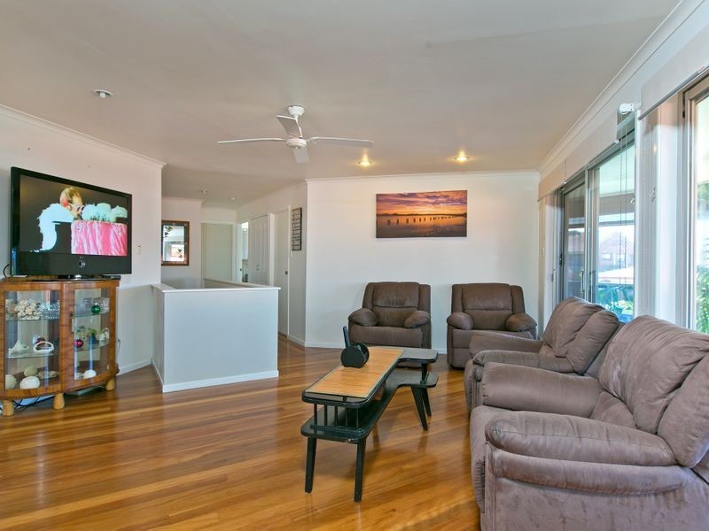 8 Beach Court, Victoria Point QLD 4165