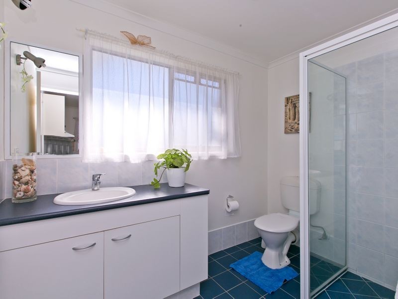8 Beach Court, Victoria Point QLD 4165