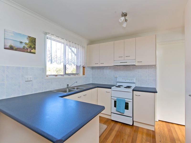 8 Beach Court, Victoria Point QLD 4165