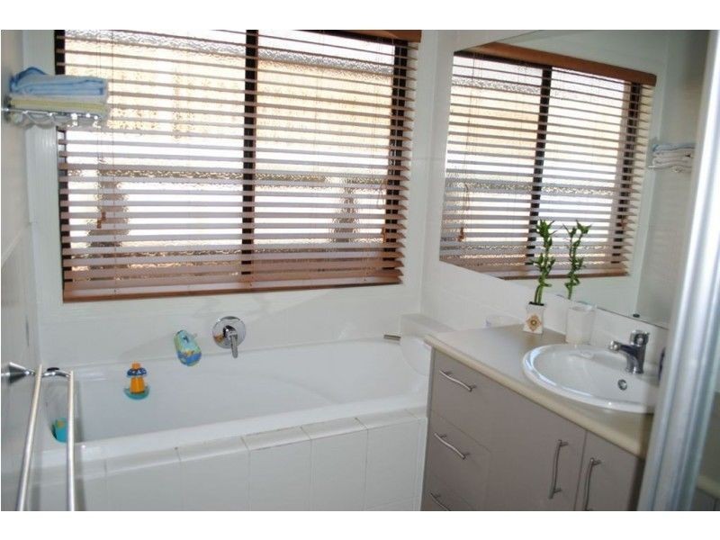 11 RIBERRY COURT, North Lakes QLD 4509