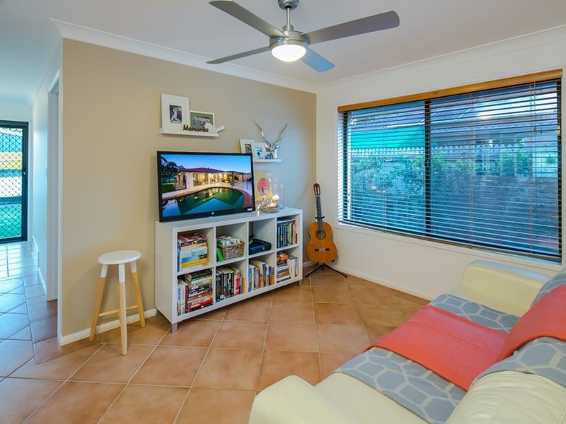 14 Moores road, Redland Bay QLD 4165