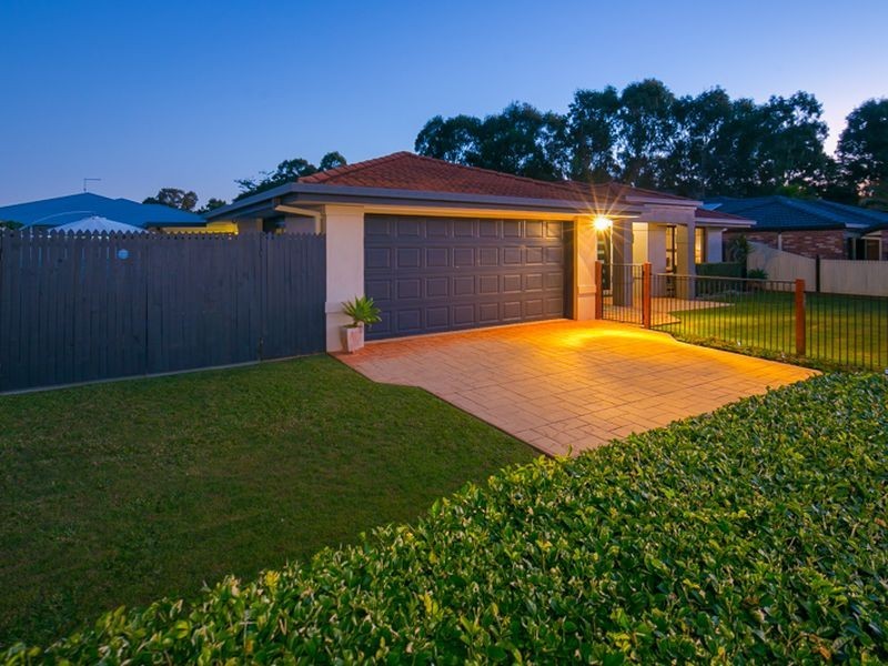 14 Moores road, Redland Bay QLD 4165