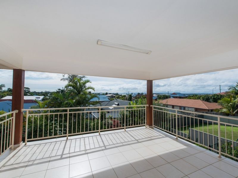 6 Huntly Place, Redland Bay QLD 4165