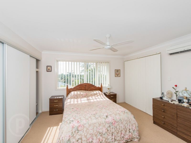 6 Huntly Place, Redland Bay QLD 4165
