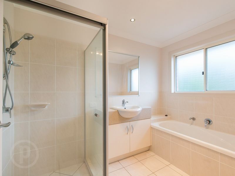 6 Huntly Place, Redland Bay QLD 4165