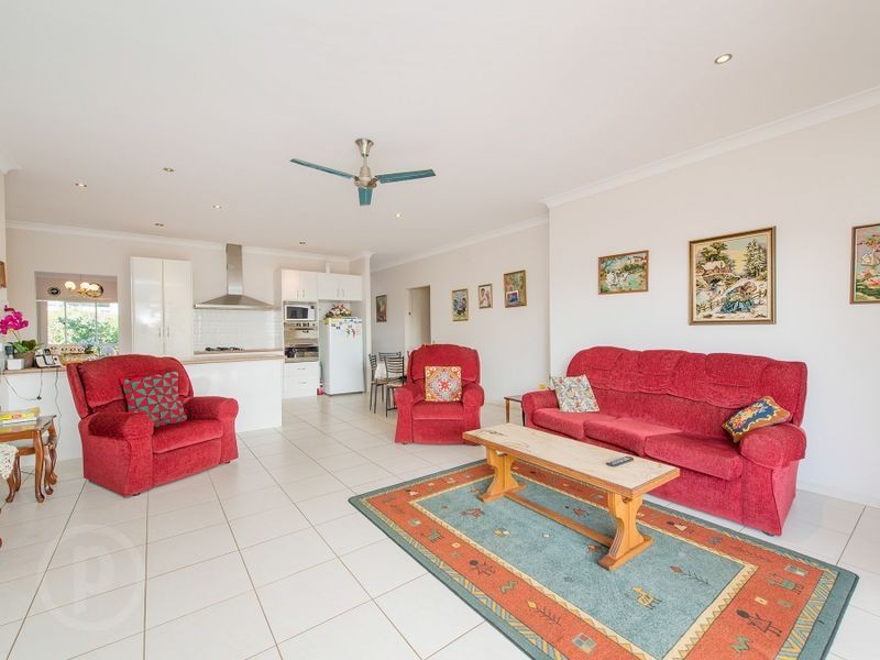6 Huntly Place, Redland Bay QLD 4165