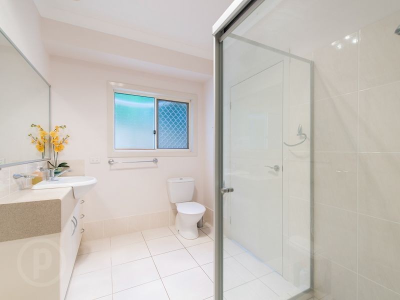 6 Huntly Place, Redland Bay QLD 4165