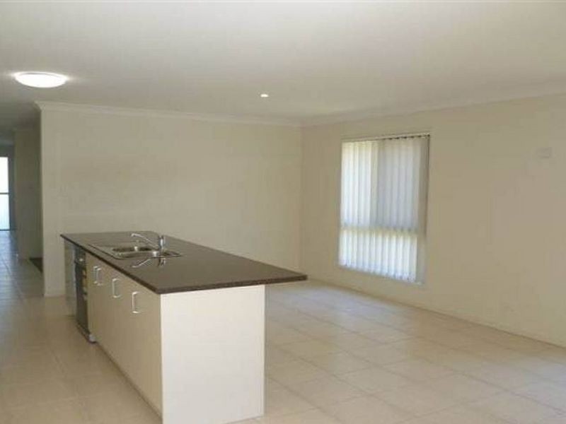 27 Stradbroke Street, Redland Bay QLD 4165