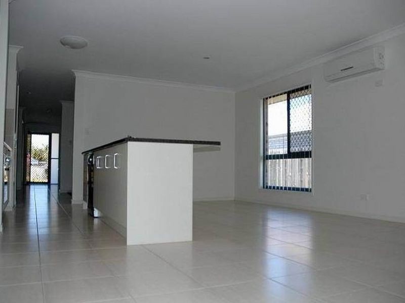 27 Stradbroke Street, Redland Bay QLD 4165
