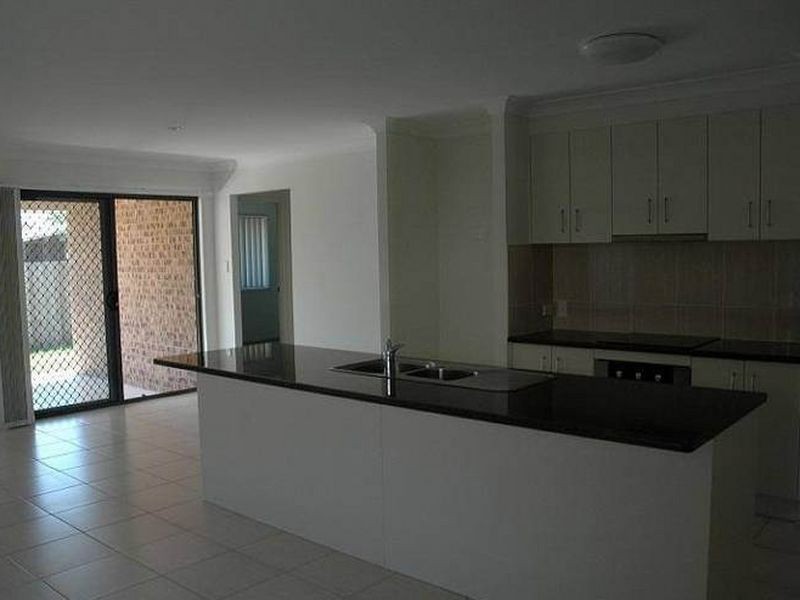 27 Stradbroke Street, Redland Bay QLD 4165