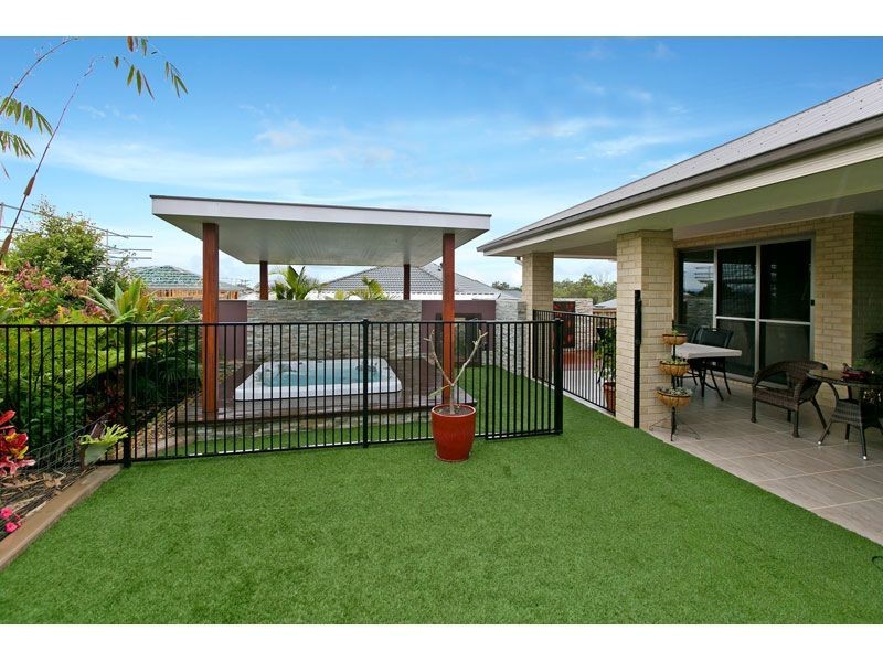 68 Unwin Street, Redland Bay QLD 4165
