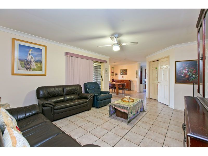 34 St Clair Crescent, Wishart QLD 4122