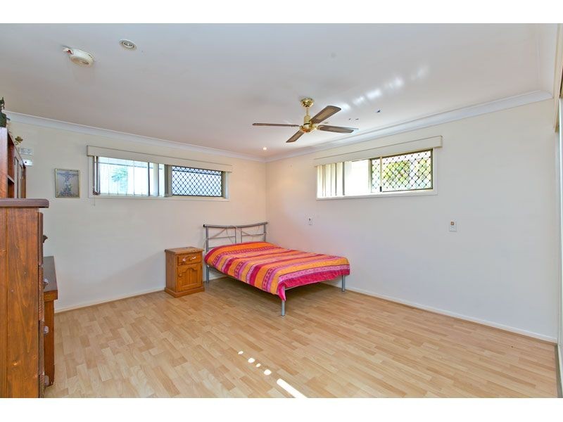 34 St Clair Crescent, Wishart QLD 4122