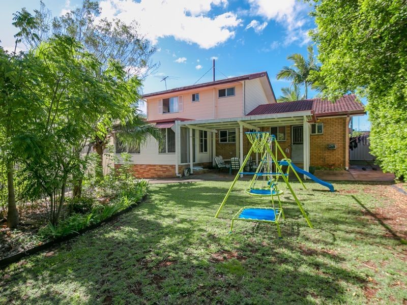18 Marine Street, Redland Bay QLD 4165