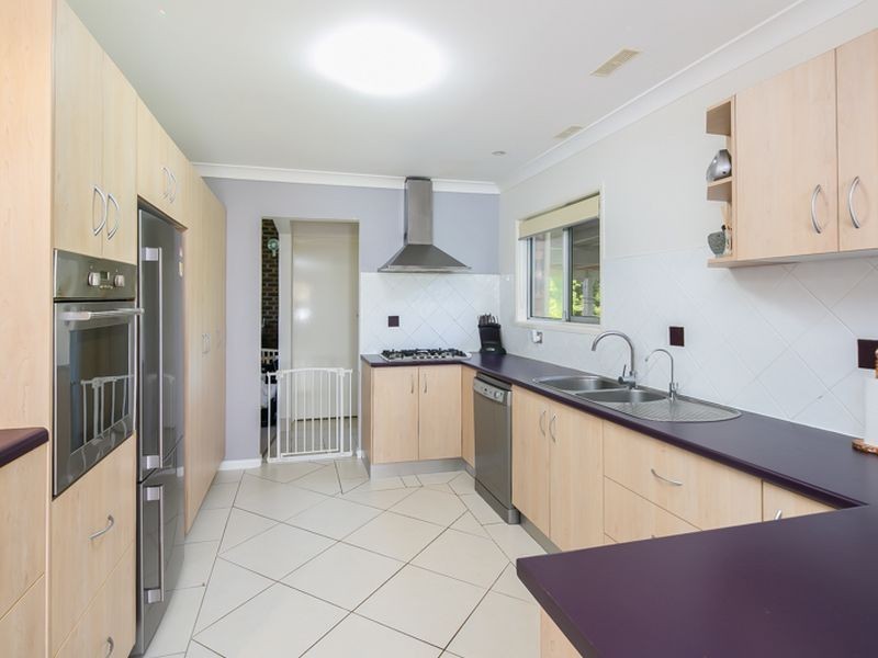 18 Marine Street, Redland Bay QLD 4165