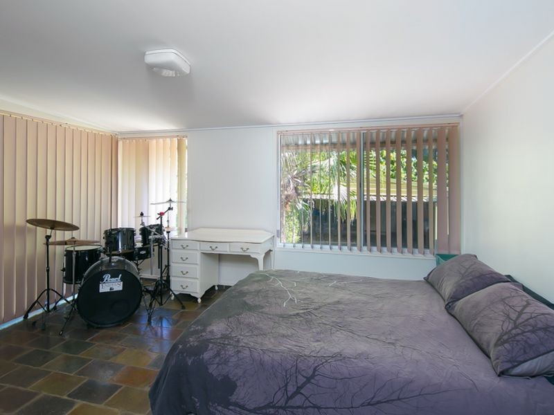 18 Marine Street, Redland Bay QLD 4165